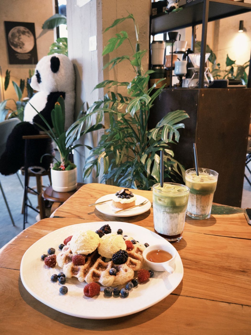 Croiffle alla frutta fresca e matcha iced — il brunch di FYSA
